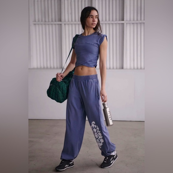 FP Movement by Free People Pants - Free People Movement Women's Hot Shot Logo Crossover 2-Piece Set Blue READ!